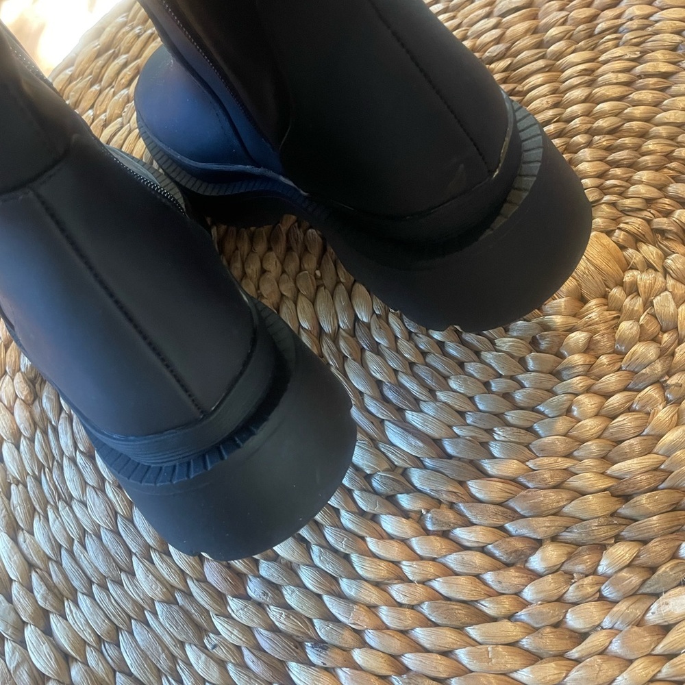 Bar lll Twyla Rubber Lug Boots - Picture 5 of 7